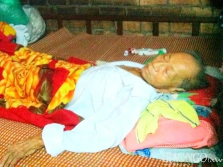 Người cha già 86 tuổi của chị Lan